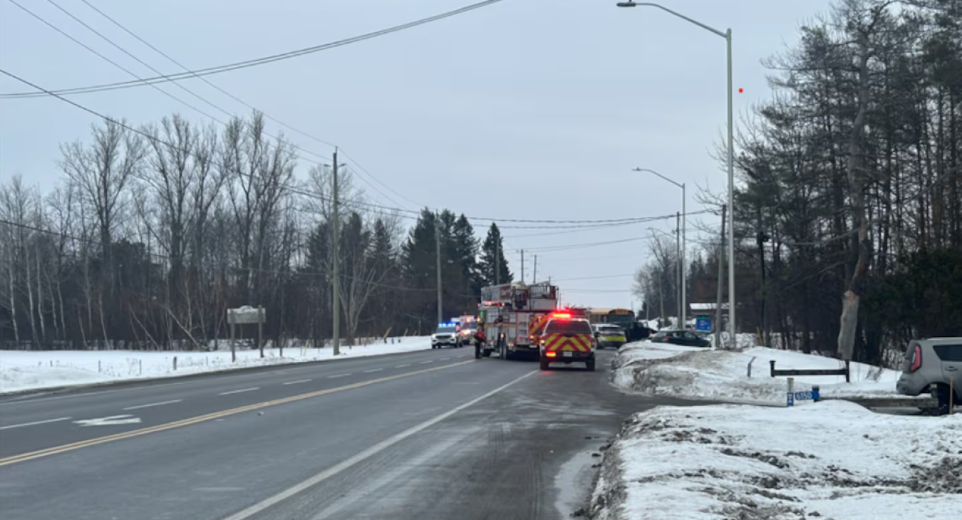 3 people transported to hospital after 4-vehicle crash in Ottawa south end