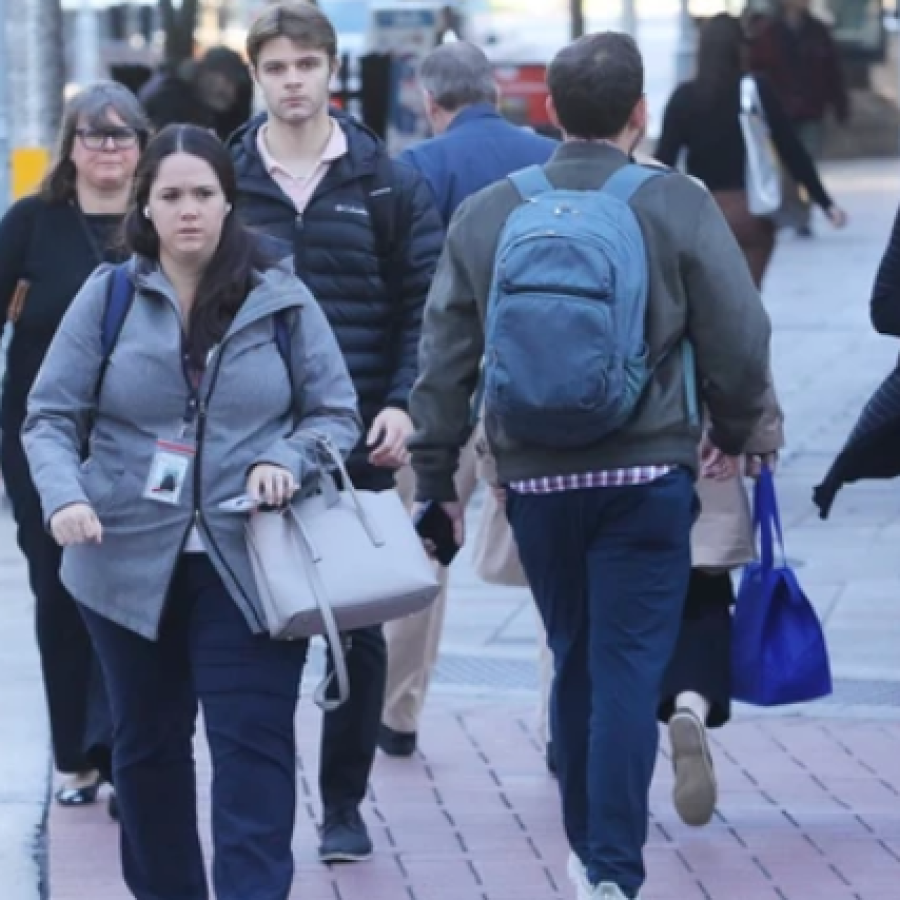 Public servants walk to work in downtown Ottawa